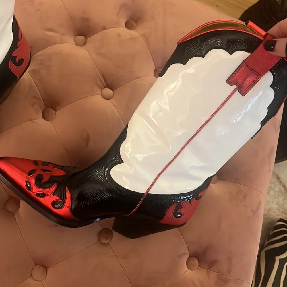 BRAND NEW!! Revovle Western boots. Worn once. Like new. Great condition. - Picture 2 of 6